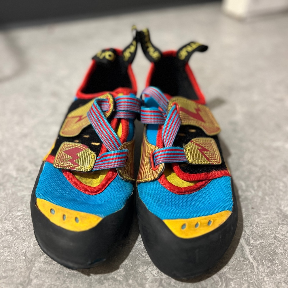 LA SPORTIVA US 9.5/EUR 42.5 CLIMBING BOULDERING SHOES - Used, Functional